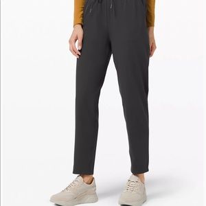 Lululemon dark grey stretch high rise pants in 7/8.